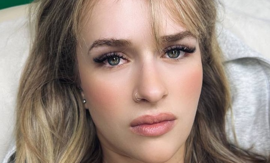 Image 1: Lash Perfection: Classic, Hybrid or Volume Full Set Eyelash Extensions