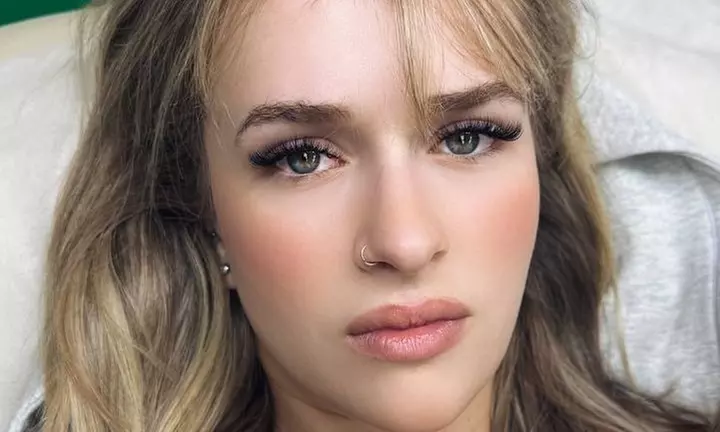 Lash Perfection: Classic, Hybrid or Volume Full Set Eyelash Extensions