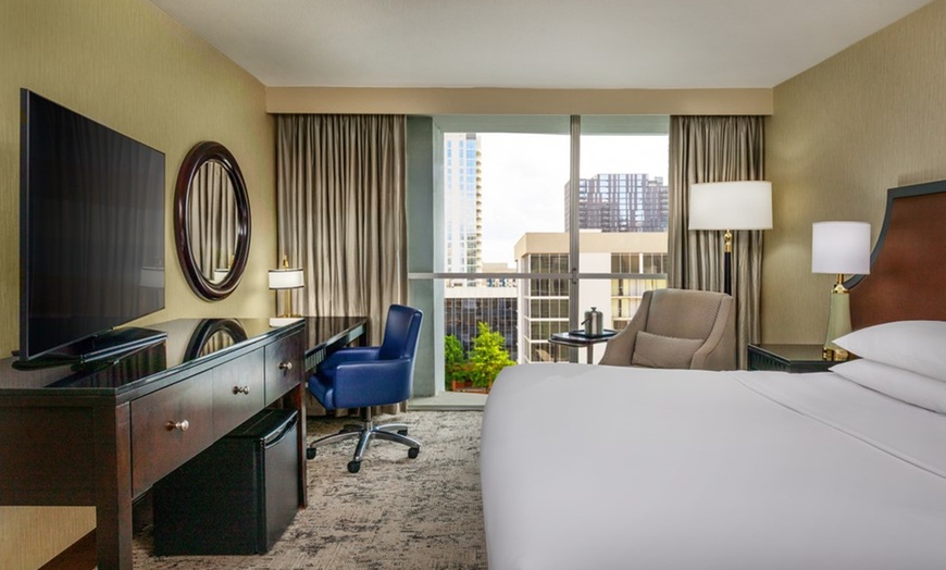 Image 9: 4-Star Hotel Stay in Downtown Atlanta with Pool and Dining Options