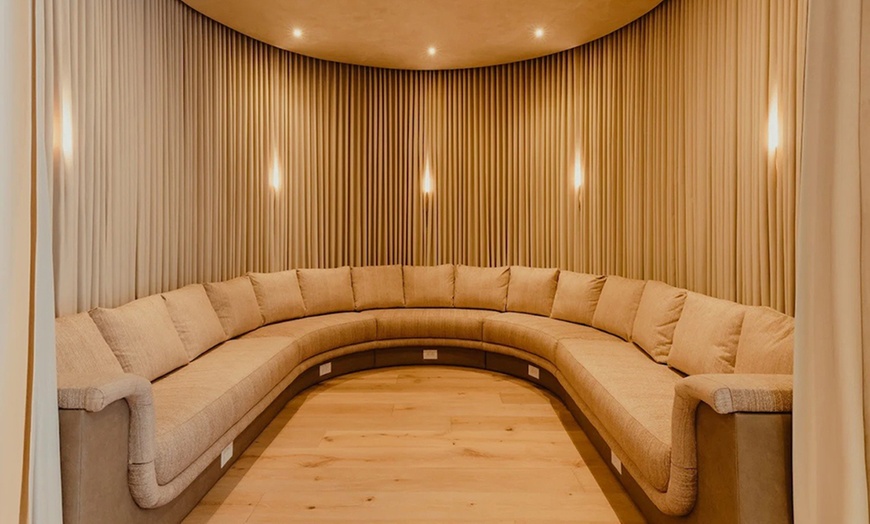 Image 4: 50- or 80-Min Choice of Massage and Optional Contrast Room Session