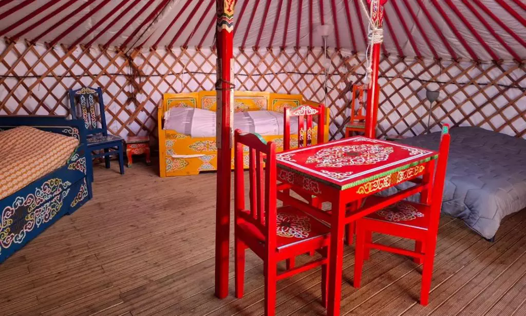 Proche Saint-Malo : yourte ou roulotte avec petit-déjeuner