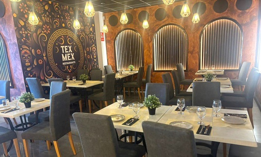 Image 7: Menú mexicano para 2 o 4 personas con michelada especial de la casa