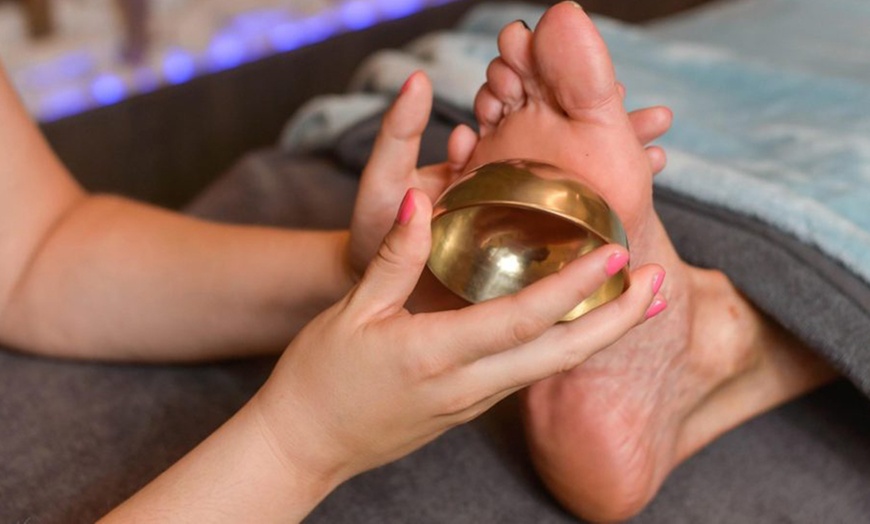 Image 1: Massage des pieds au bol kansu avec LE COCON BEAUTÉ DE JUSTINE