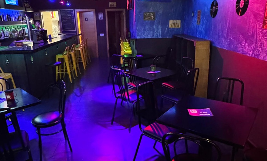 Image 8: Copa o cóctel a elegir y ración de nachos para 2 o 4 personas 