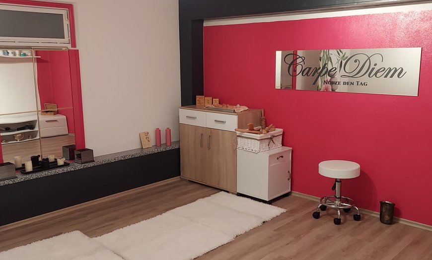 Image 3: 60 oder 90 Min. Hot-Stone- oder Himalaya-Salzsteinmassage für 1 Person