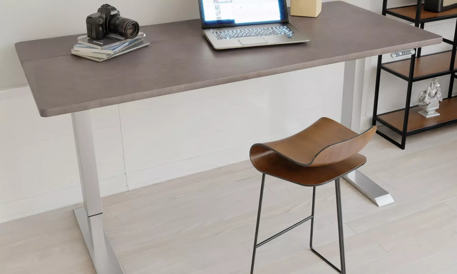 VESKA elektrisch höhenverstellbarer Schreibtisch