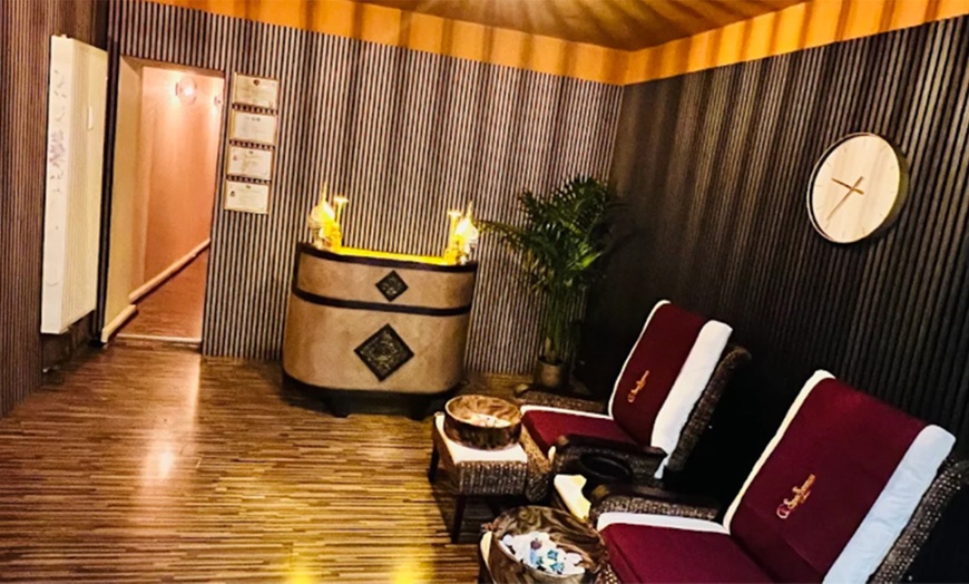 Image 3: 90 Min. Tiefengewebe-Aromatherapie-Ganzkörpermassage für 1 od. 2 Pers.