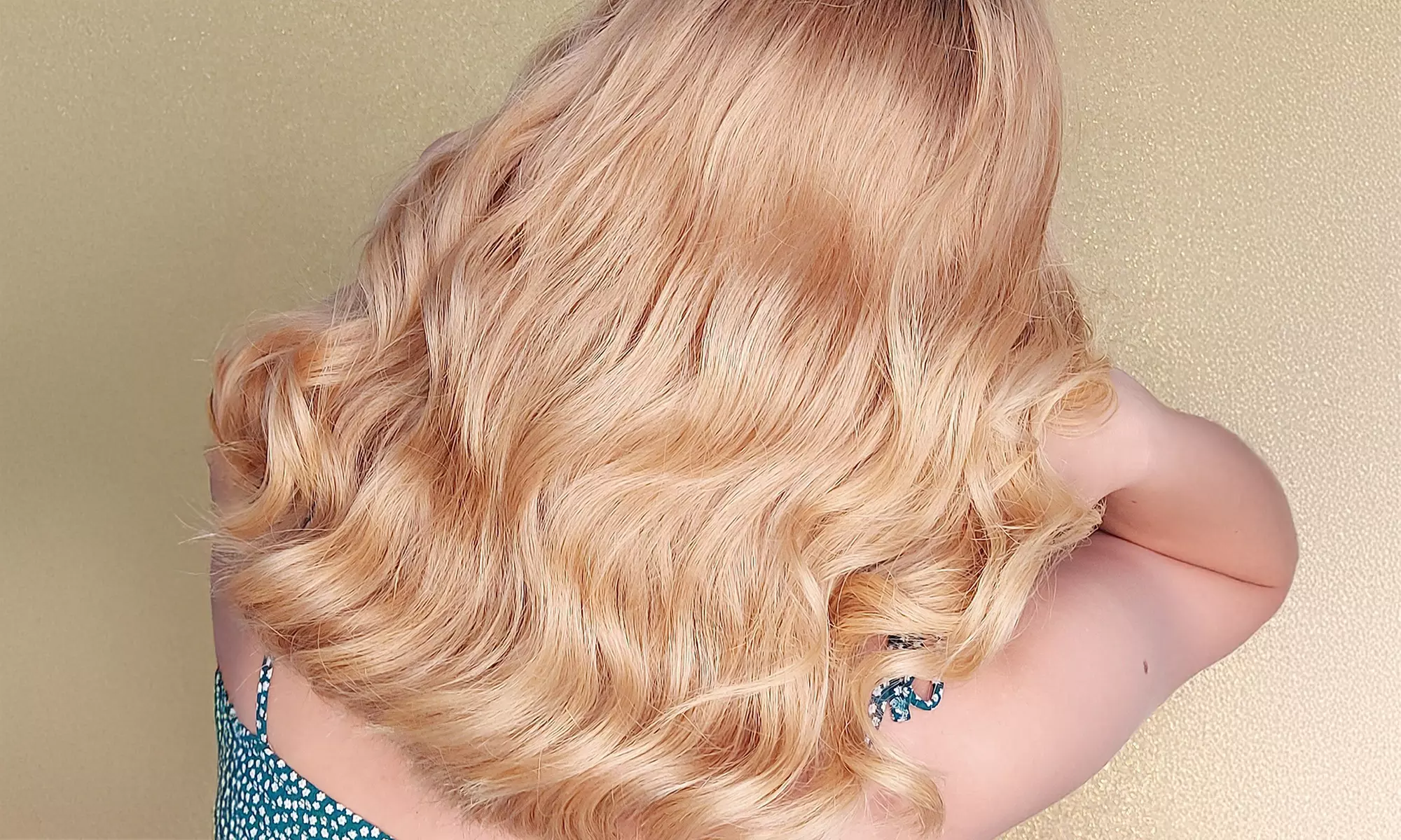 Strzyżenie, farbowanie, stylizacja lub wybrany zabieg pielęgnacyjny