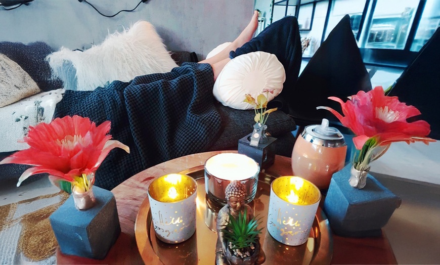 Image 4: Diepe ontspanning: voetreflexologie, aromabehandeling of massage