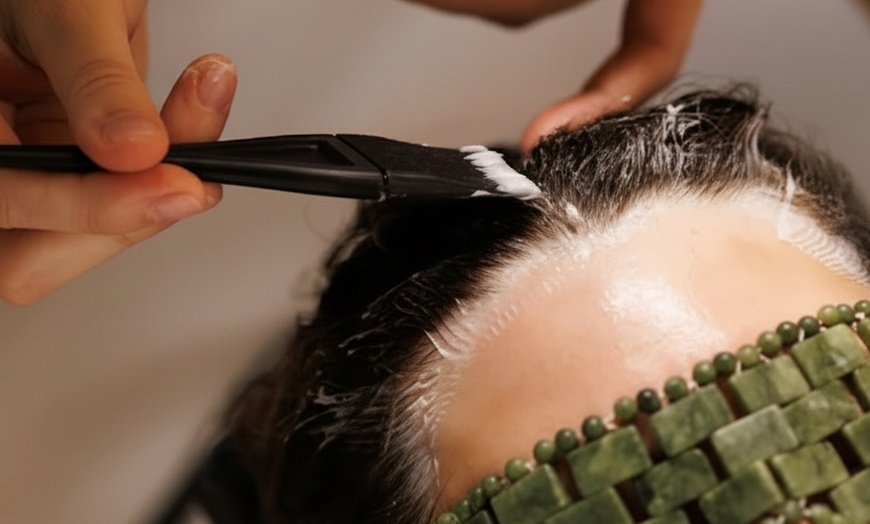 Image 2: Head spa 60, 90 o 120 minutos con tratamiento cuero cabelludo