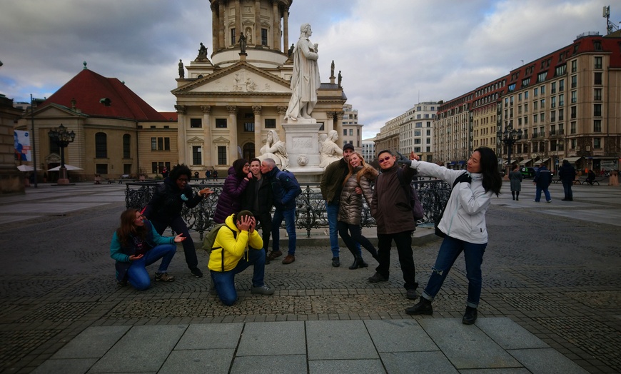 Image 7: City Walking Tour durch Berlin für 1 - 6 Personen