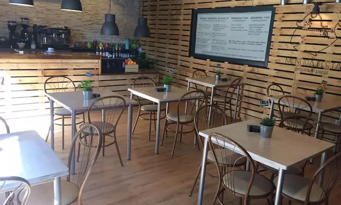 Menú familiar para 2, 3 o 4 personas con postre, café y agua