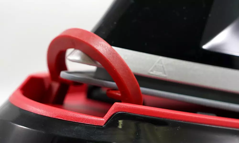 Centrale vapeur 2300 W rouge de Royalty Line