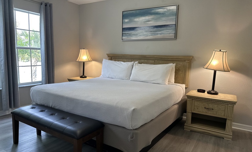 Image 26: Family Suites Hotel in Orlando near Theme Parks with Shuttle & Pool