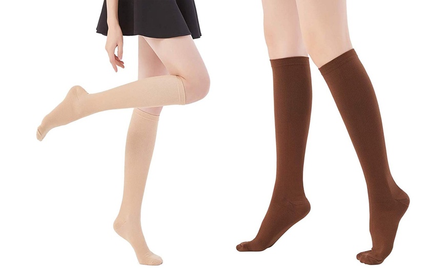 Image 3: Solid Knee-High Compression Socks for Men & Women Graduated 15-20 mmHg (5-Pairs)