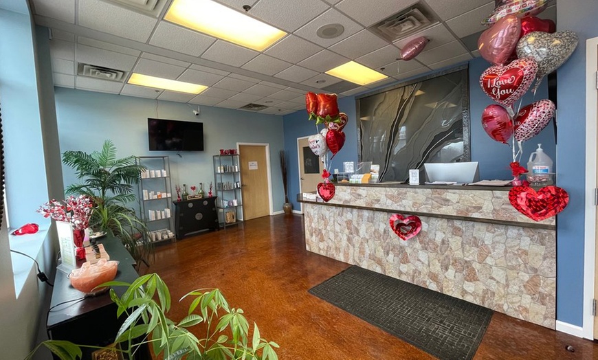 Image 4: Enjoy a 60-minute ultimate facial or body polish session