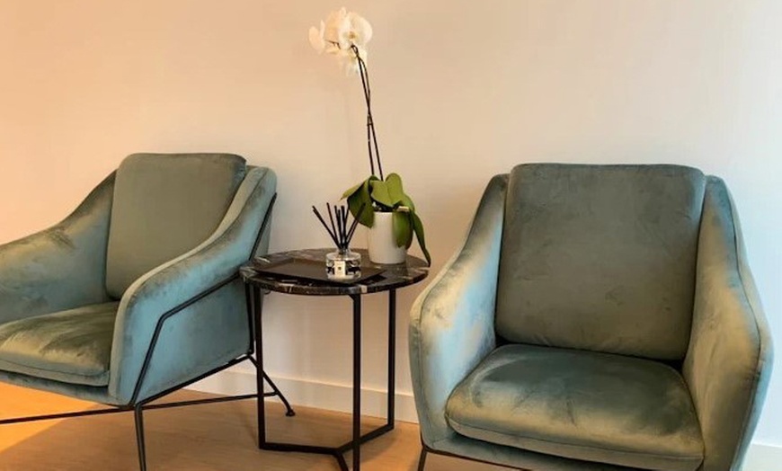 Image 2: Tratamiento facial antiedad con peeling, mesoterapia infiltrada y más