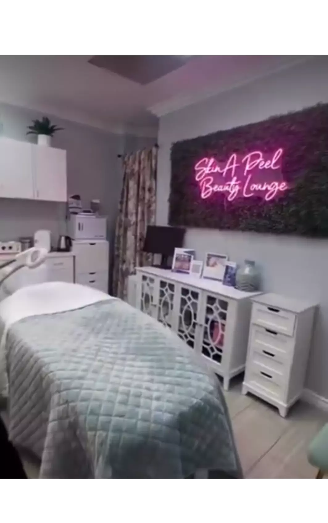 Half Leg Waxing at Skin A Peel Beauty Lounge