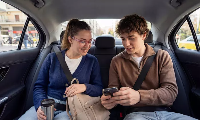 Ahorra hasta 30€ en tus viajes en taxi con FREENOW