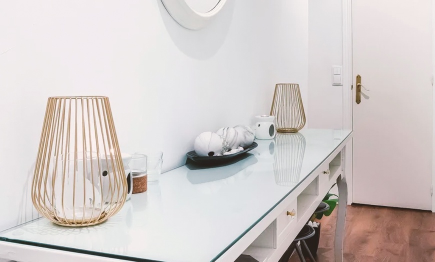 Image 2: Lifting y tinte de pestañas con opción a depilación de cejas y más