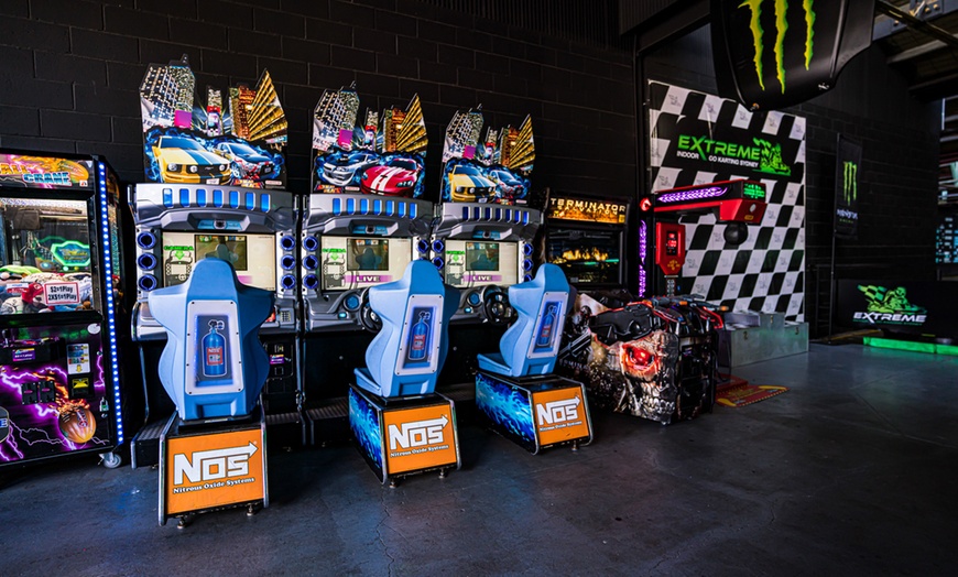 Image 2: Ultimate Group Karting 1X10 Min Ride & License for 1,2,4 or 6  Persons