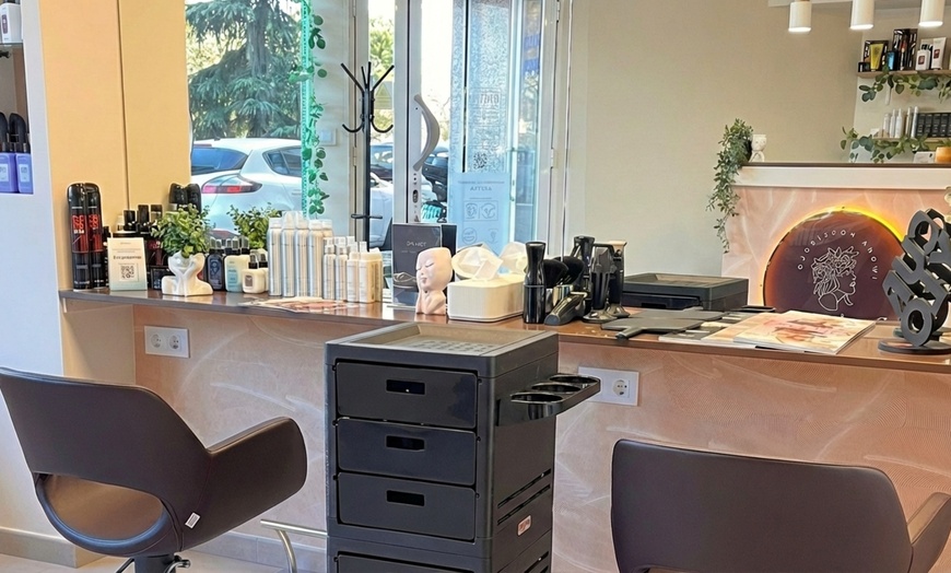 Image 4: Head spa japonés o corte, masaje, hidratación, corte moderno y peinado