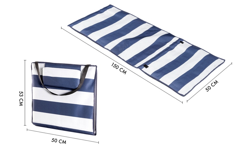 Image 6: Set de 2 matelas imperméable et pliable pour plage ou piscine