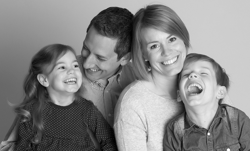 Image 9: Frame the fun! 1-Hour Family Photoshoot + 8"x6" Print—Save up to 91%