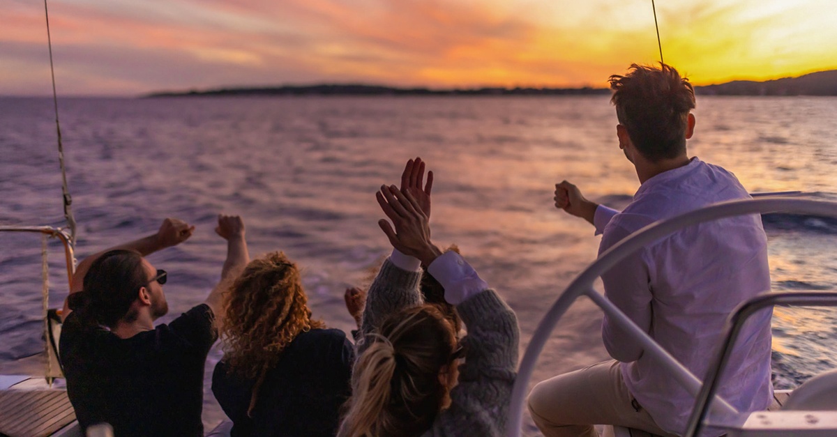 Paseo privado en barco en Barcelona para grupos de hasta 10 personas