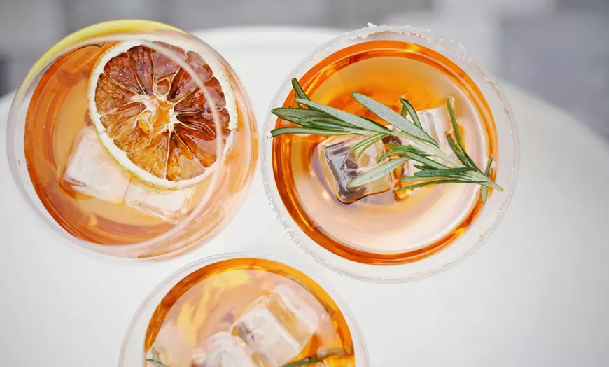 Image 12: Focaccias italianas con Aperol o limoncello spritz 
