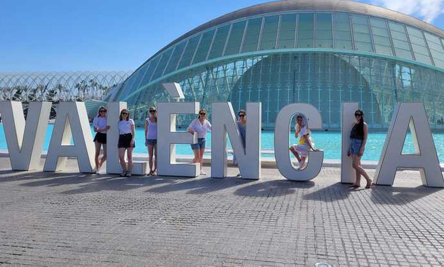 Image 8: 1 o 2 billetes para bus turístico con viajes ilimitados durante 48 h.