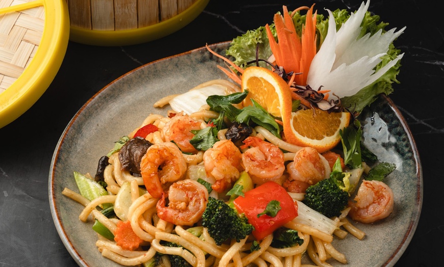 Image 7: Asiatisch-Thailändisches 2-Gänge-Menü nach Wahl für 2 oder 4 Personen