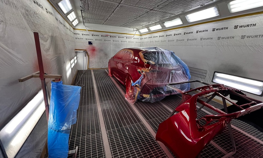 Image 2: Paga 49€ y obtén un descuento de 400€ en servicio de pintura de coche 