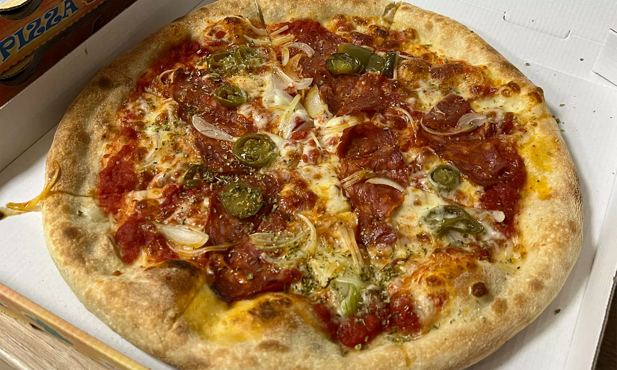 Włoski smak: 1-2 pizze w wersji vege albo mięsnej oraz wybrane napoje