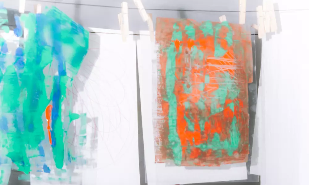 Taller de tinta, sin límite de grabado y barra libre de cerveza o vino para 1, 2 o 4, con hasta 64% de descuento - Second Medium