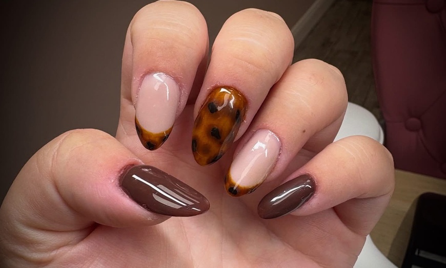 Image 4: Get Gorgeous Nails with Customizable Gel Polish Options