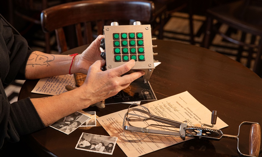 Image 3: Interaktywna gra muzealna typu escape the room dla nawet 5 osób