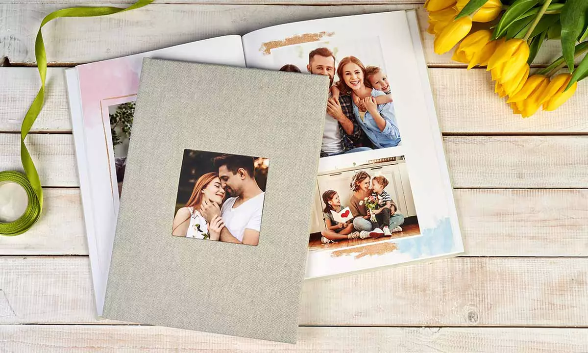Create Your Perfect Story: Custom Photobooks with a Twist!