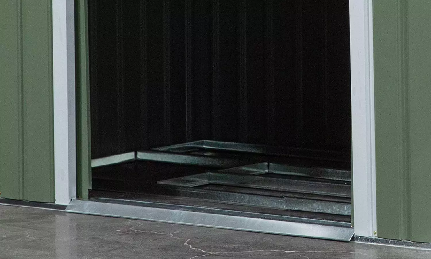 Outsunny Lean To Garden Shed in Galvanised Steel, 5.6x6.9ft or 7x4ft