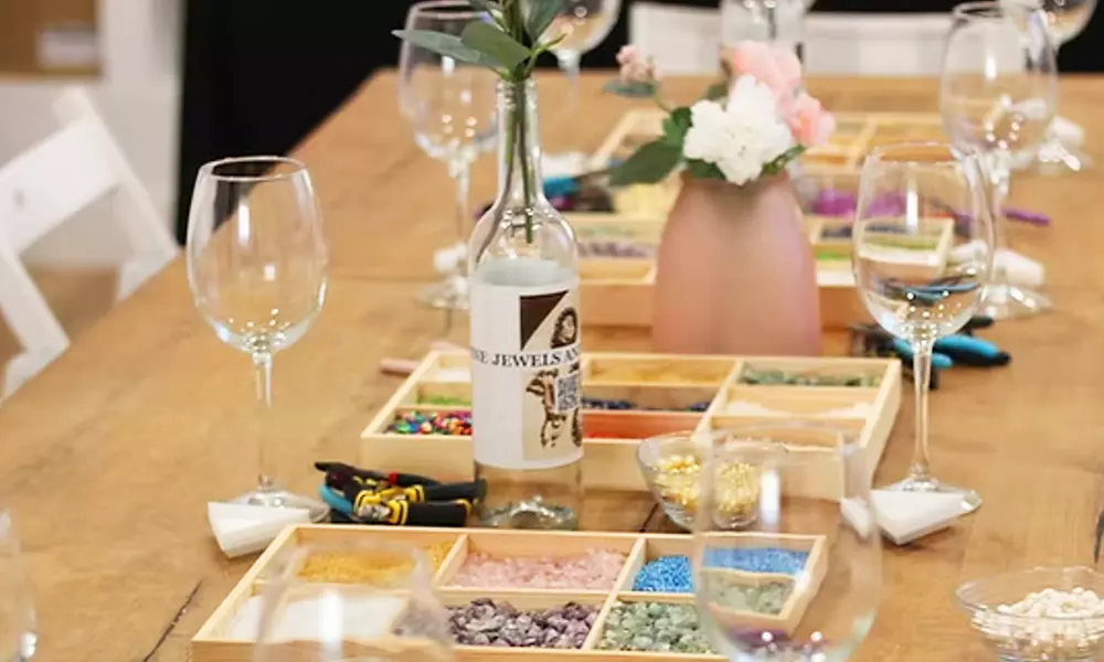 Joyas "made by you": taller de creación de joyas con vino ilimitado para 1 o 2 personas; ahorra hasta un 29% - Primary Image