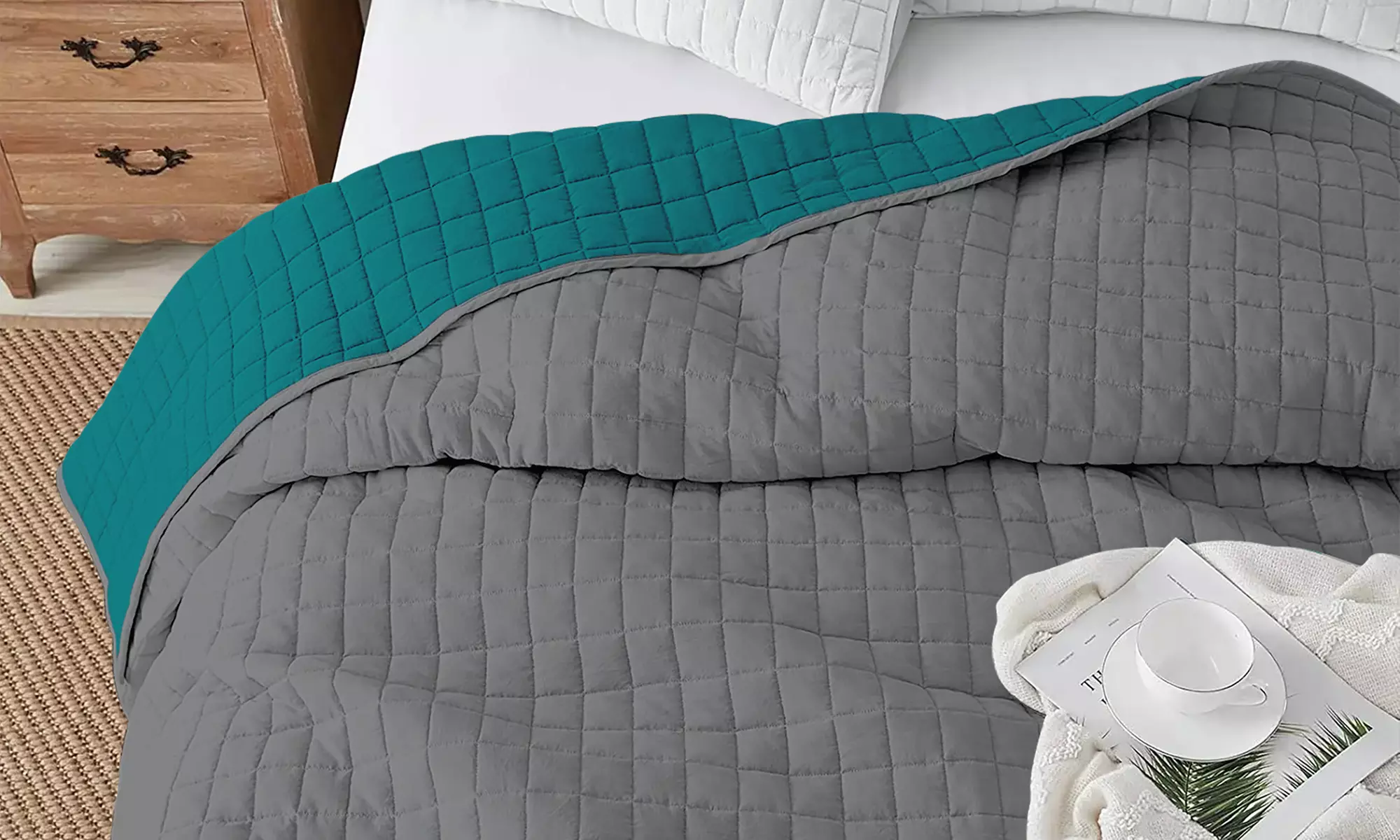 Italian 4-Season Two-Tone Hypoallergenic Quilt