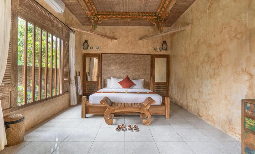 Image 8: Bali: 5 or 7 Nights with Massage & more at Senetan Villas & Spa Resort