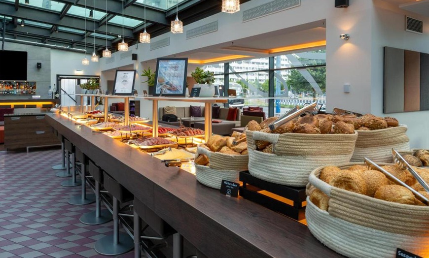 Image 5: ✈ Box Europa 4*: volo più hotel in una capitale europea per 2 persone