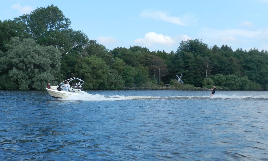 Image 10: Actief uitje op het water: waterski- of wakeboard-les