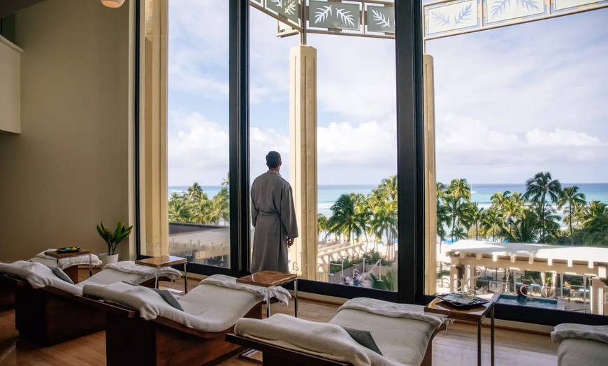 Image 26: ✈ 4-Day Hawaii Vacation with Air from Great Value Vacations