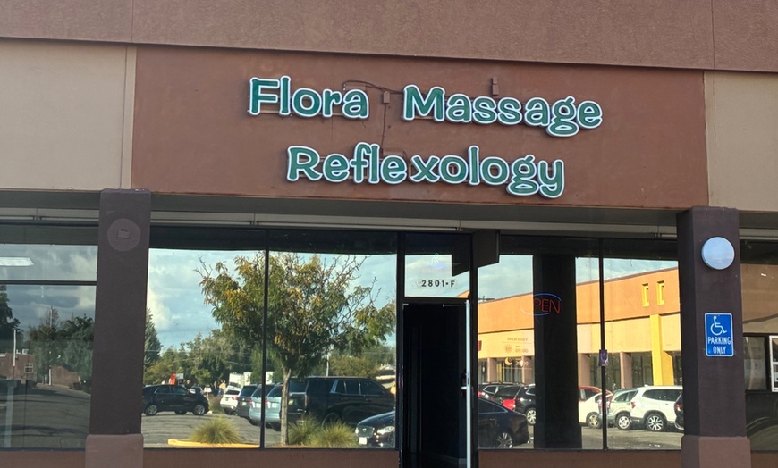 Image 4: Signature Couples Massage with Hot Stones, Hot Pillow,& More 