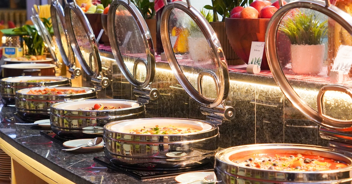 5-Star Breakfast With Drinks | Pool Access Option 5-Star Breakfast With Drinks | Pool Access Option