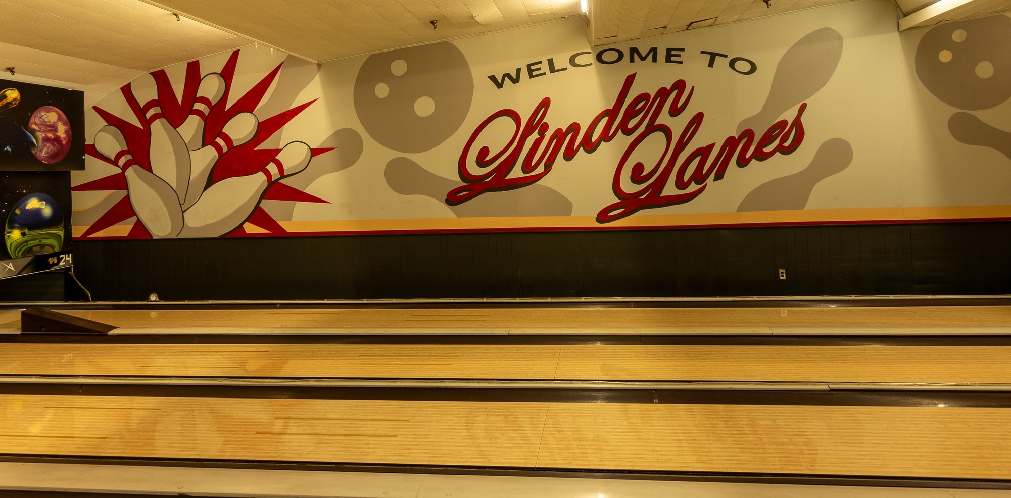 Enjoy 60- or 90-Min Unlimited Bowling for Five People At Linden Lanes