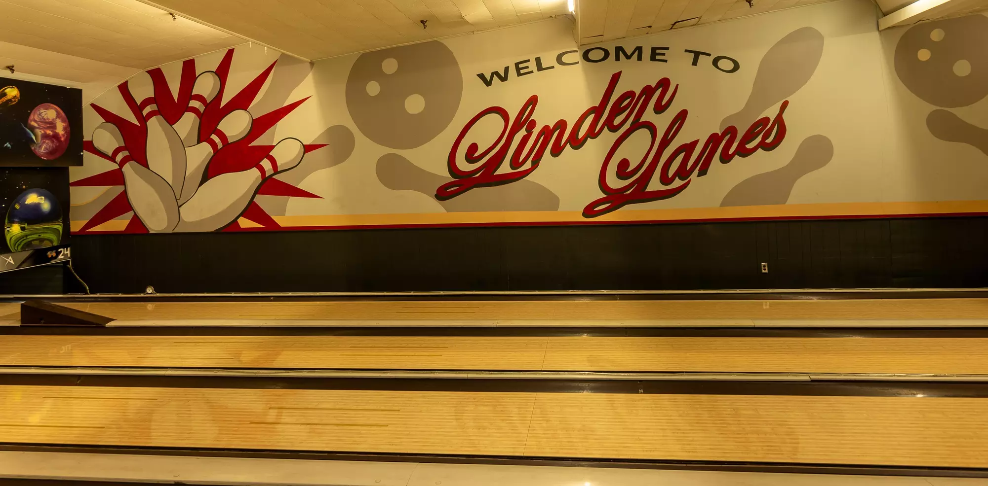 Enjoy 60- or 90-Min Unlimited Bowling for Five People At Linden Lanes