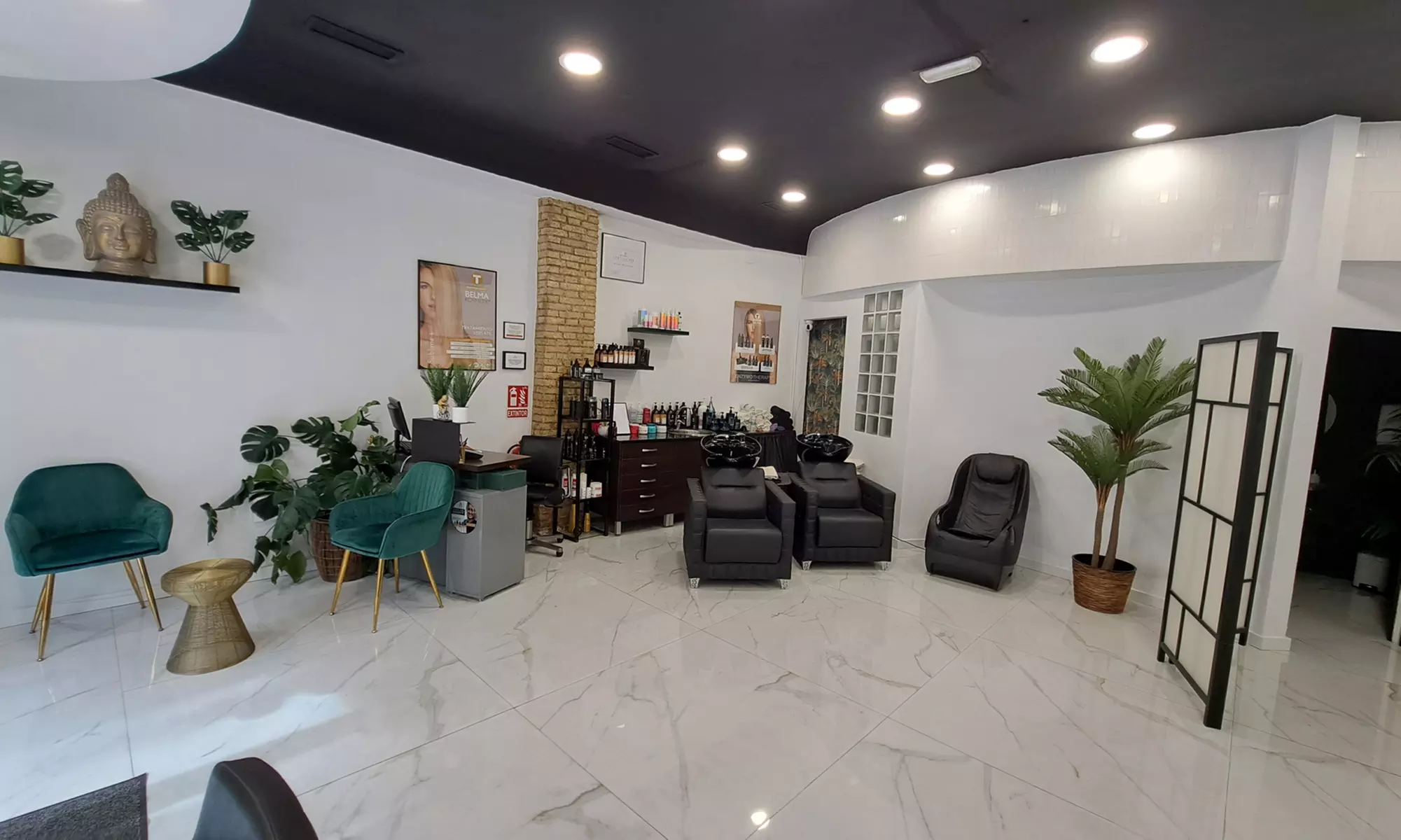 Cabello suave y sedoso: tratamiento alisador a elegir, masaje y corte